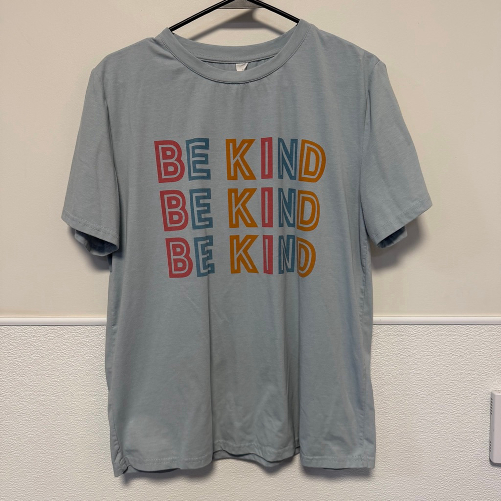 Women's Short Sleeve Tee SZ Large Blue Pink "Be Kind" Graphic - Picture 9 of 9